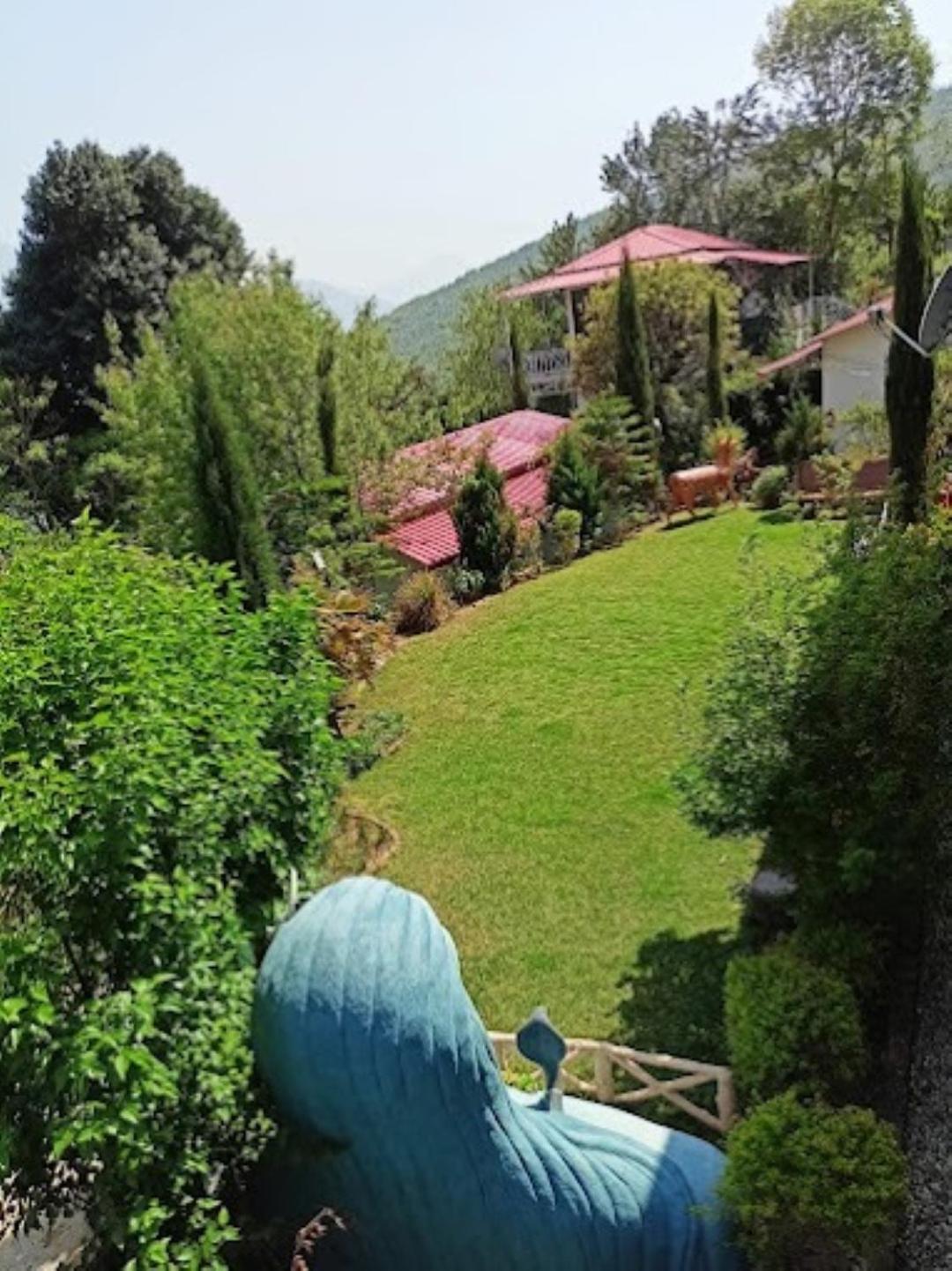 The Village Retreat Resort , Guptkashi Gupta Kāshi Екстериор снимка